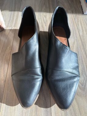Women’s Black Leather Pointed Toe Slip-On Shoes